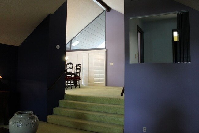 Building Photo - Unique Bakersfield Home for Rent Bakersfiled Country Club