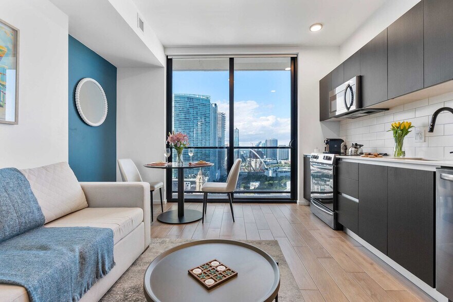 Primary Photo - 398 NE 5th St