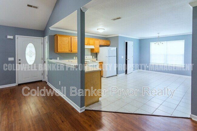 Building Photo - 8147 Karr St
