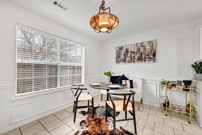 Building Photo - 864 Melmar Dr