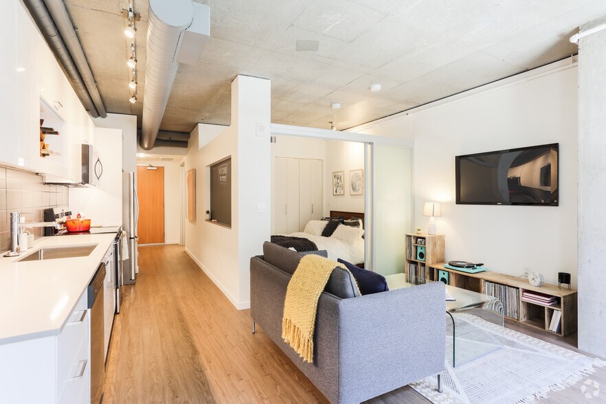 Interior Photo - Heartline