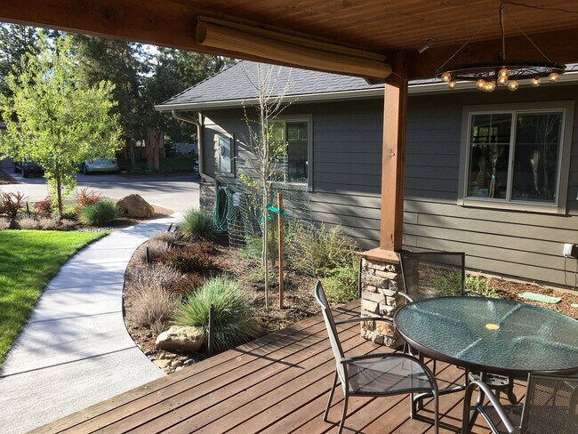 Building Photo - Beautiful Single Level home in Sisters!