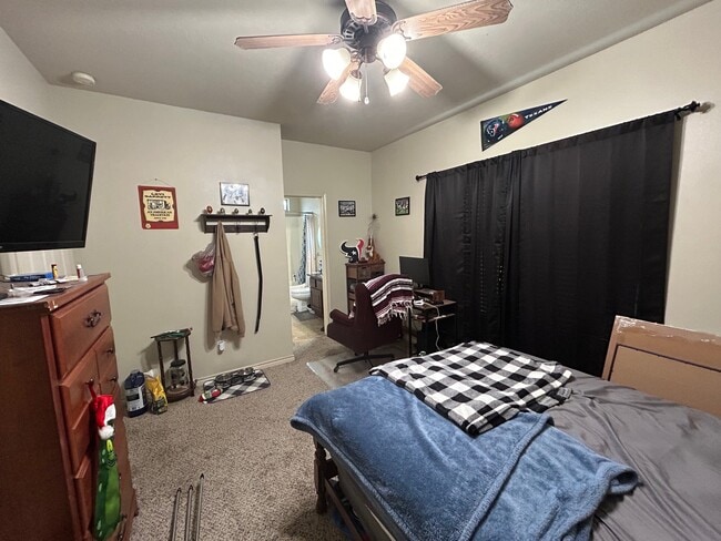 Building Photo - 223 Forest Dr Loop