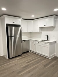 Building Photo - 90 W Meyers Ave