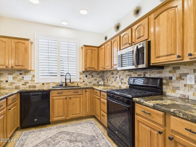 Building Photo - 2326 W Sleepy Ranch Rd