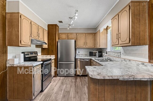 Building Photo - 3615 Goldfinch Dr
