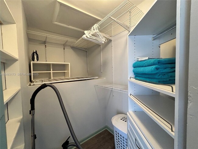 Building Photo - 353 Virginia St