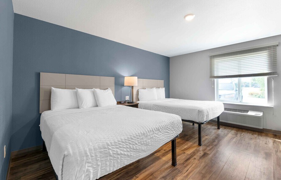 Building Photo - Furnished Studio-Melbourne - West Melbourne
