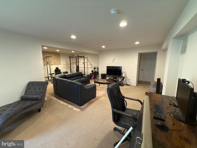 Building Photo - 9933 Box Oak Ct