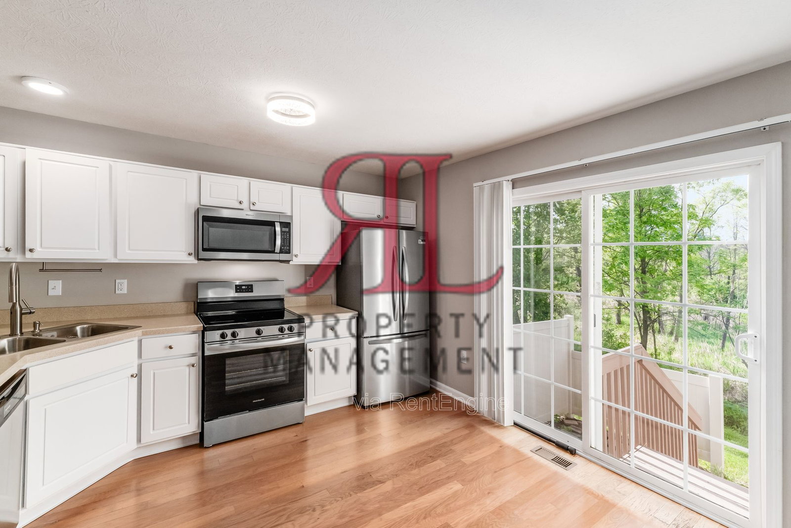 Building Photo - 5807 Bridgehampton Dr