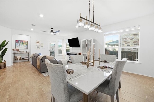 Building Photo - 517 Lady Swiss Ln