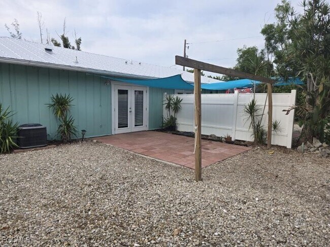 Building Photo - 12380 Dolphin Rd