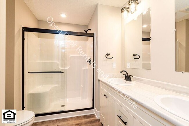 Building Photo - 10547 Old Leo Rd