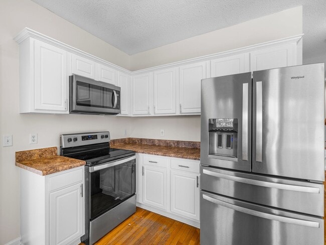 Building Photo - 217 Derby Downs Dr