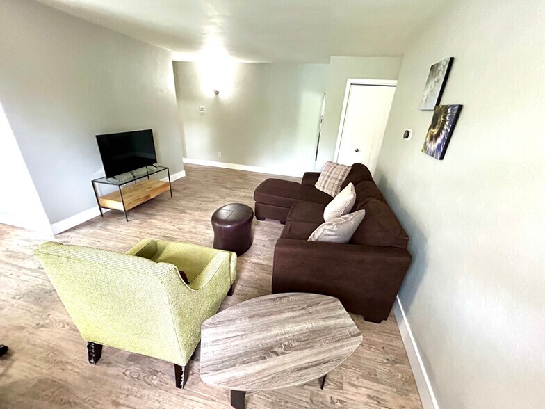 Building Photo - 4028 N Illinois Ave