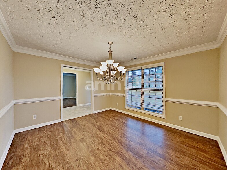 Building Photo - 70 Maxton Ave