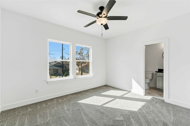 Building Photo - 2217 Lee St