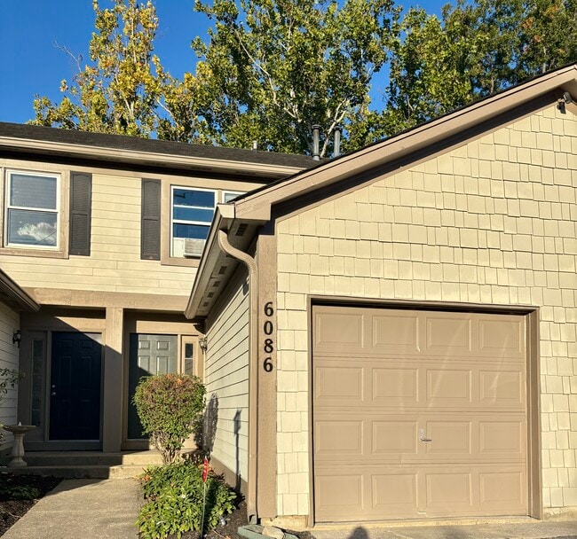 Primary Photo - 6086 S Bay Dr