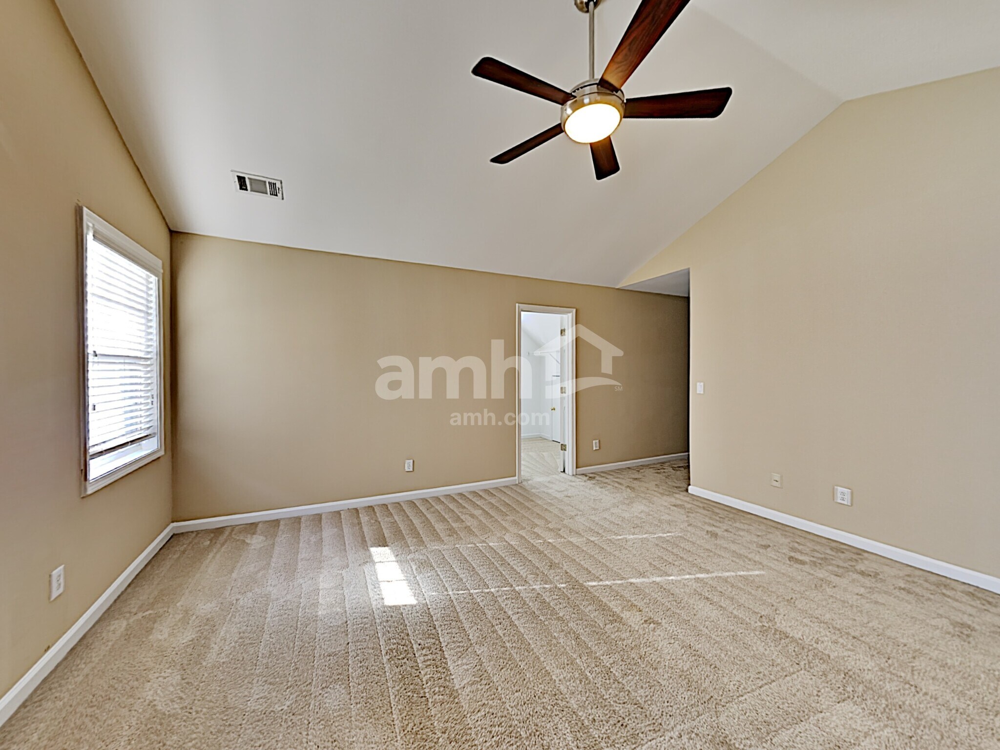 Building Photo - 1852 Clear Springs Ln