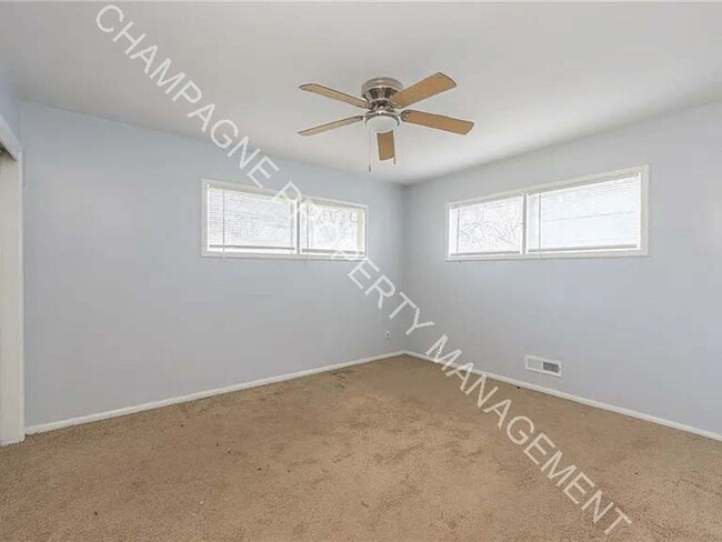 Building Photo - Single Family Home in Ruskin - All Voucher...