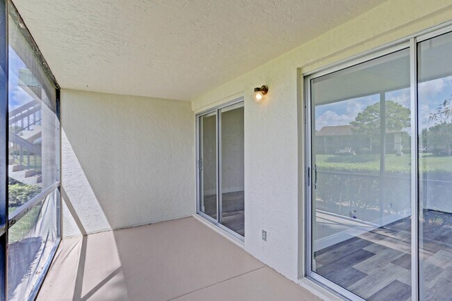 Building Photo - 6479 Chasewood Dr