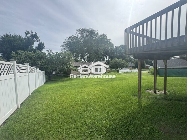 Building Photo - 2703 Patricia Dr