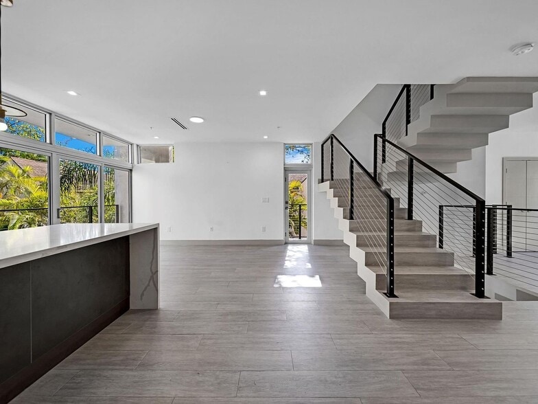 Building Photo - 2926 Bird Ave