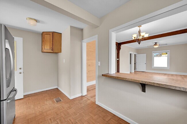 Building Photo - $1,750.00 - 2 Bedrooms, 1 Bathroom, Single...