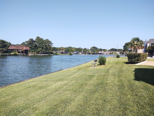 Building Photo - 18519 Egret Bay Blvd