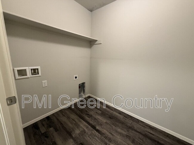 Building Photo - 8506 E 161st Pl S