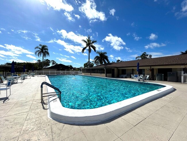 Building Photo - 408 Pine Glen Ln