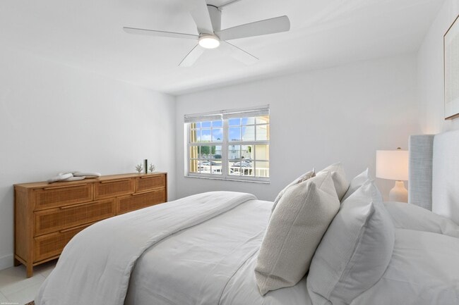 Building Photo - 1030 Sugar Sands Blvd