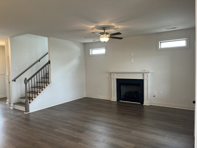 Building Photo - "Spacious 4-Bedroom Retreat with 3.5 Baths in Charming Mt. Juliet!"
