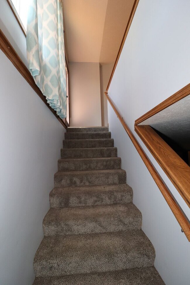 Building Photo - Country House for rent