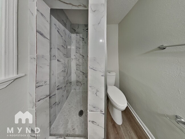 Building Photo - 2432 Kimbark Woods Cove