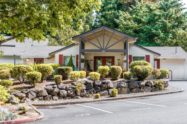 Building Photo - Large Two Bedroom Two Bath with Creek View! $1000 Off! Comes with Washer & Dryer!