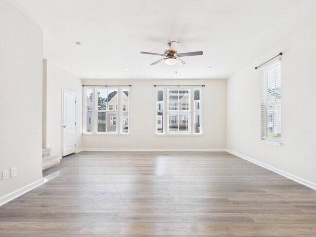 Building Photo - 2617 Grantham Place Dr