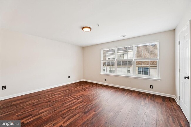 Building Photo - 3811 Eisenhower Ave