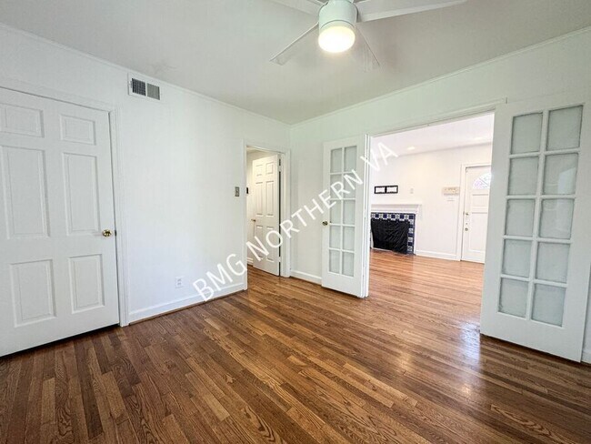 Building Photo - 6600 Braddock Rd