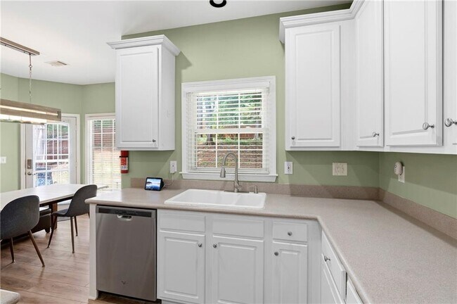Building Photo - 374 Ivy Glen Cir