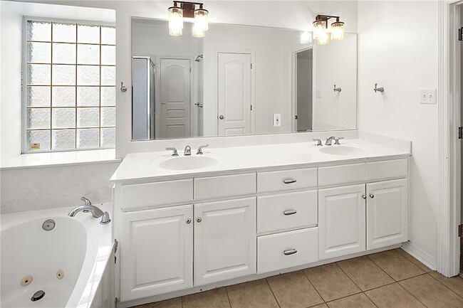 Building Photo - 3209 Salzburg Ct