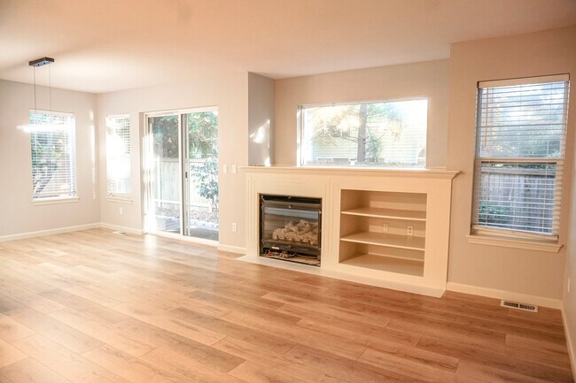 Building Photo - 18713 20th Ave SE