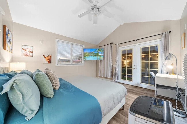 Building Photo - 13075 Old West Ave