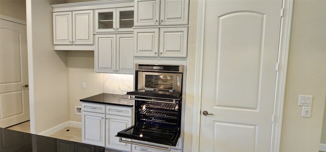 Building Photo - 353 Gotland Russ Ln