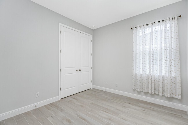 Building Photo - 1517 Wacker Ave SE