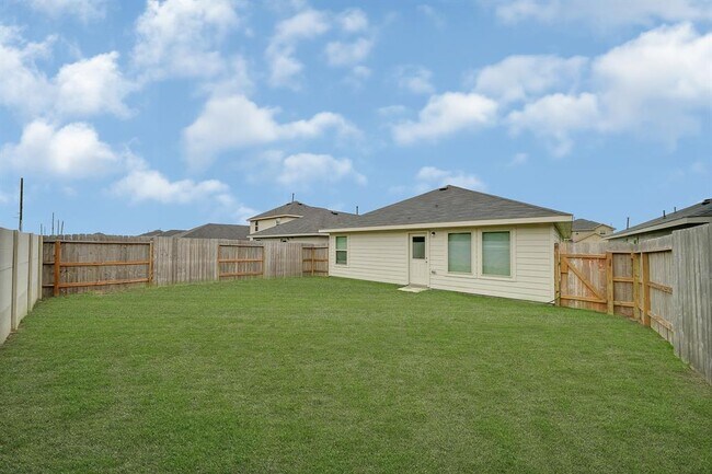 Building Photo - 24126 Maple Turn Ln