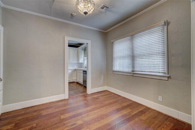 Building Photo - 3711 N Military Ave