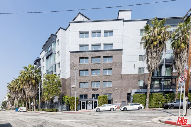 Building Photo - 629 Traction Ave