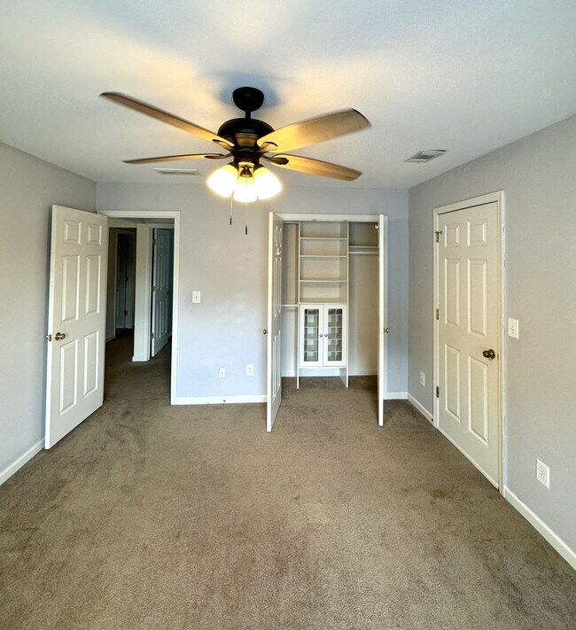 Building Photo - 125 Witheridge Dr