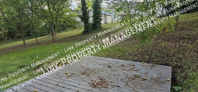 Building Photo - 140 S Elmwood St